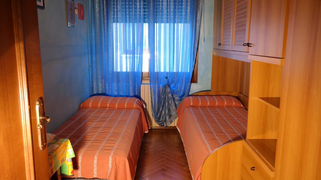 Caorle Economy Apartments Oda fotoğraf